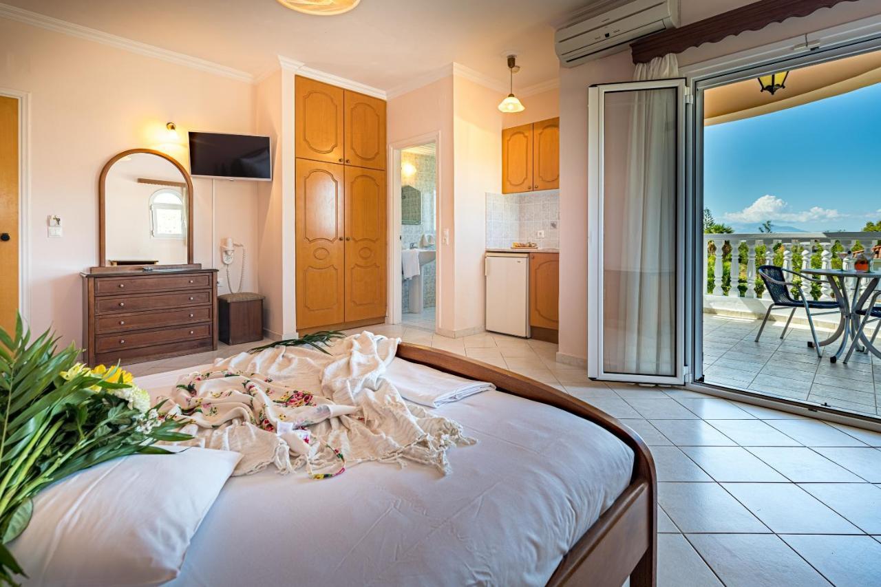 Dinos Hotel